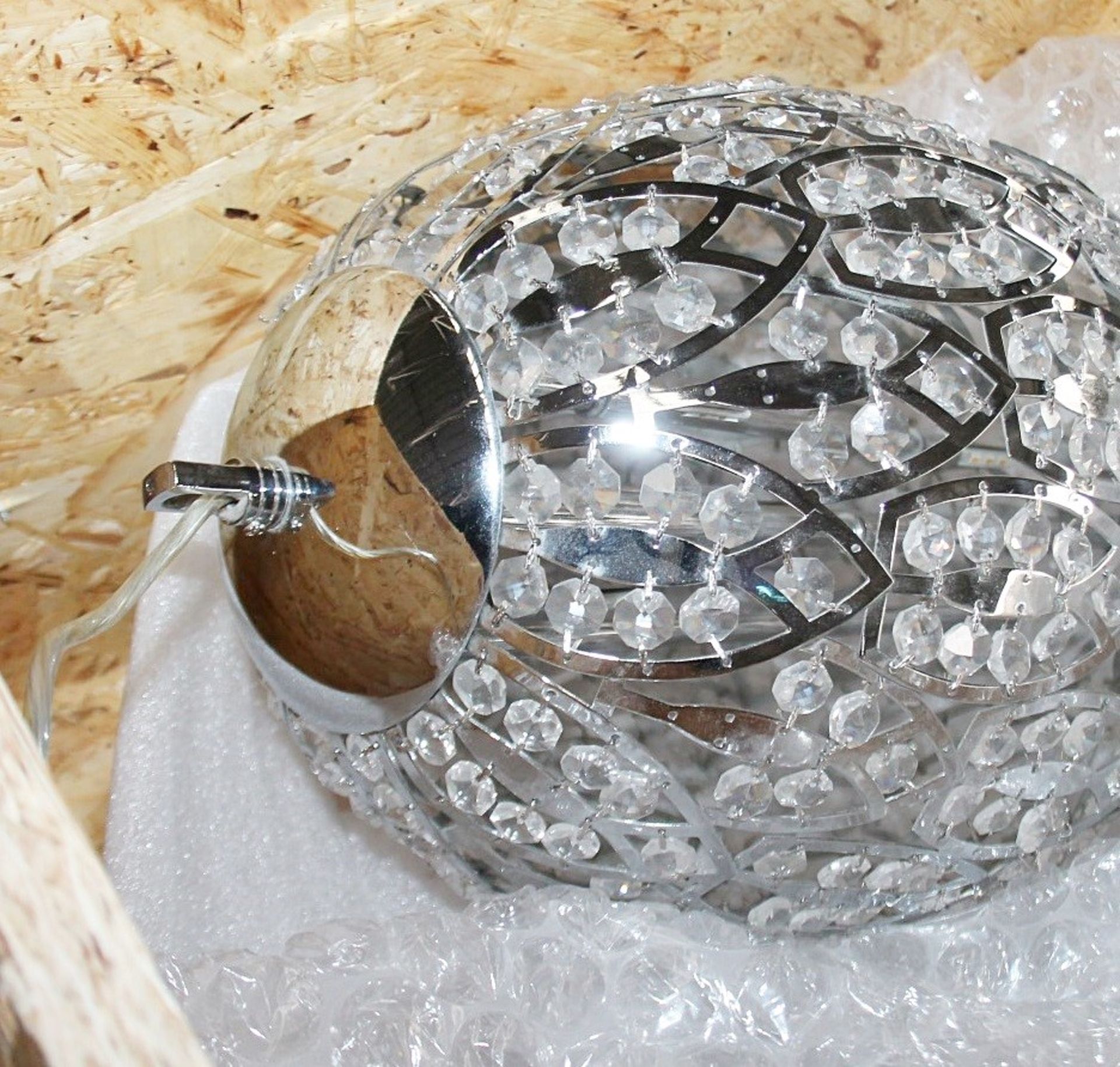 1 x High-end Italian LED Egg-Shaped Light Fitting Encrusted In Premium ASFOUR Crystals - RRP £4,000 - Image 4 of 9