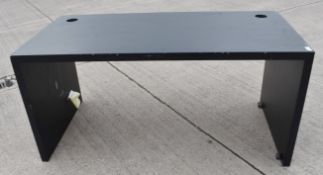 1 x Retail Shop Desk in Black - Ref: HPS322/5893882/WH3 9-24 - CL987 - Location: Altrincham