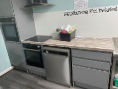 1 x Contemporary Fitted Kitchen Units Featuring Grey Gloss Handleless Finish and Oak Coloured