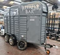 1 x Twin Axle HORSE BOX Converted DRINKS BAR - NO VAT ON THE HAMMER