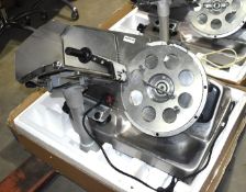 1 x Berkel 800S Commercial Meat Slicer - Requires a Replacement Blade - CL011 - Ref: JCTG130 -