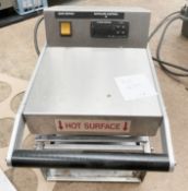 1 x Mantle VS300DT Tray Sealer - RRP £1,100 - Ref: YCB029 - CL908 - CL897 - Location: Essex, RM19