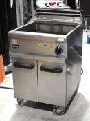 1 x Lincat Opus 700 Single Tank Electric Fryer - 3 Phase - Recently Removed From a Major Supermarket