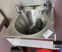 1 x Stainless Steel Hand Wash Basin - Dimensions: 300 x 300 cms - Ref: GB118 - CL954 - Location: