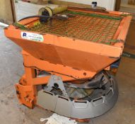 1 x Amazone ES300 Winter Road Salt Spreader with a 300kg Hopper - Dimensions: H100 x W110 x D90