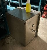 1 x Safe With Key - CL417 - Location: London SE20 Collection Details:Collection Location: London