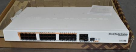 1 x MIKROTIK Routerboard Crs328-24P-4S+Rm 24 Port Cloud Router Network Switch - Ref: CEC170/C1 -
