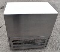 1 x Williams PW4 Refrigerated Prep Well - Stainless Steel Finish with Castors - RRP £3,000