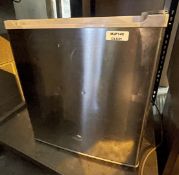 1 x Igenix Tabletop Freezer - Model IG6751 - Recently Removed From a Popular Coffee Shop Chain -