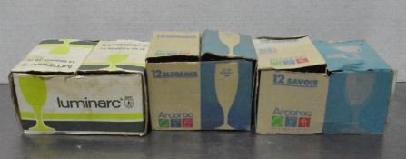 26 x Assorted Champagne and Wine Glasses