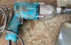 1 x MAKITA 240V Professional Drill - Ref: PR009 - CL964 - Location: London W3Collections will take