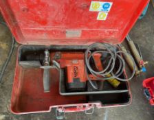 1 x HILTI 110V Te52 Professional Hammer Drill/Breaker In Carry Case - Ref: PR023 - CL964 - Location: