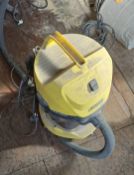 1 x KARCHER Wd3 Wet And Dry Vacuum Cleaner - Ref: PR093 - CL964 - Location: London W3Collections