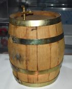 1 x Small Beer/ Wine Keg with Dispenser - Size: H33 x W32 cms - Ref: JP846 - CL011 - Location: