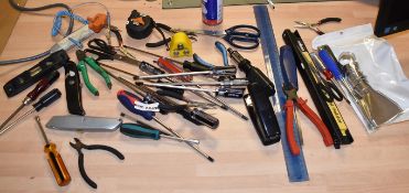 1 x Assorted Collection of Tools Including Approx 50 Items Including Screwdrivers, Tape Measure,