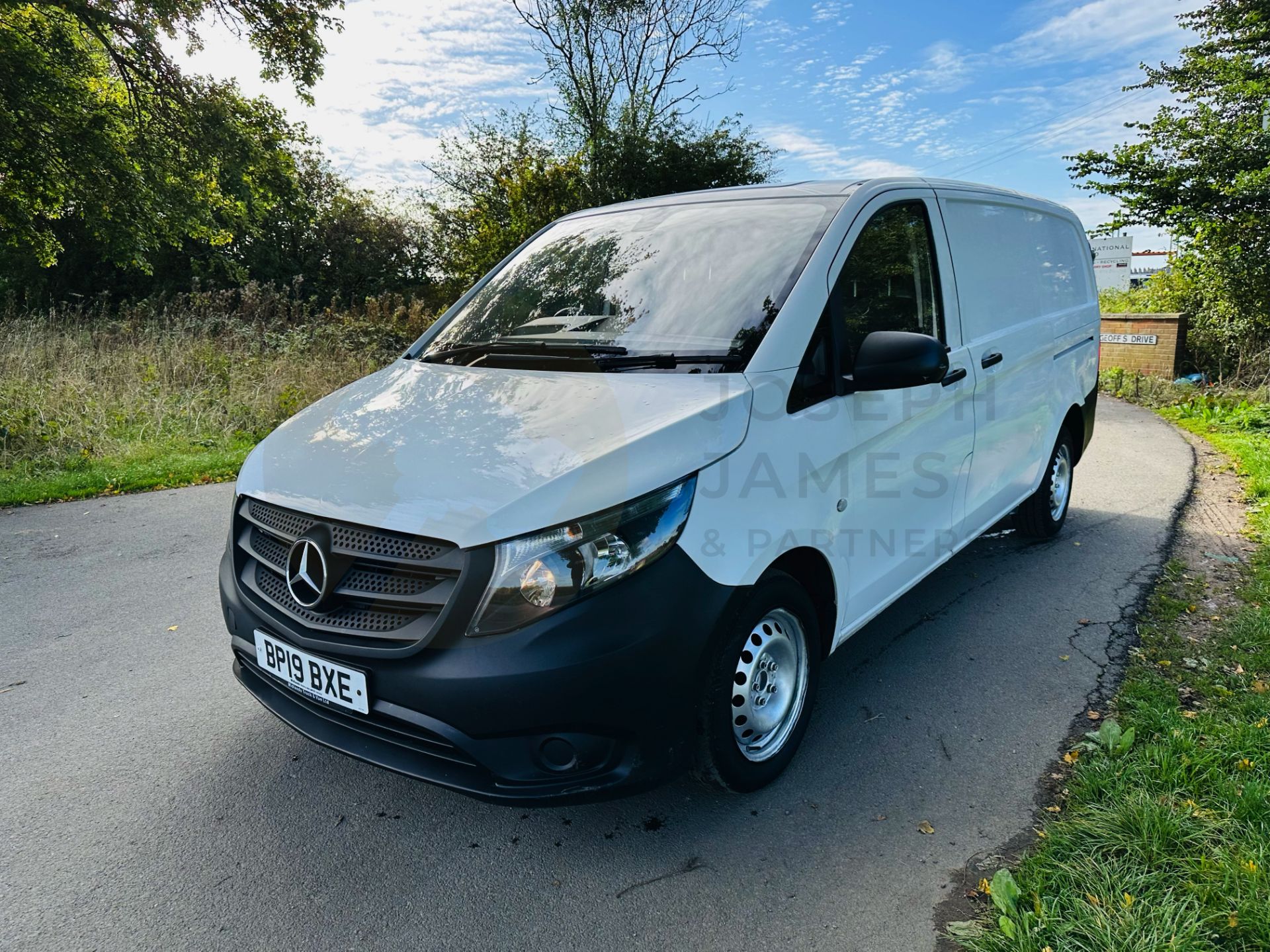 MERCEDES-BENZ VITO 114 CDI *BLUETEC* LWB - 19 REG - ONLY 1 OWNER FROM NEW - ULEZ COMPLAINT - Image 4 of 30