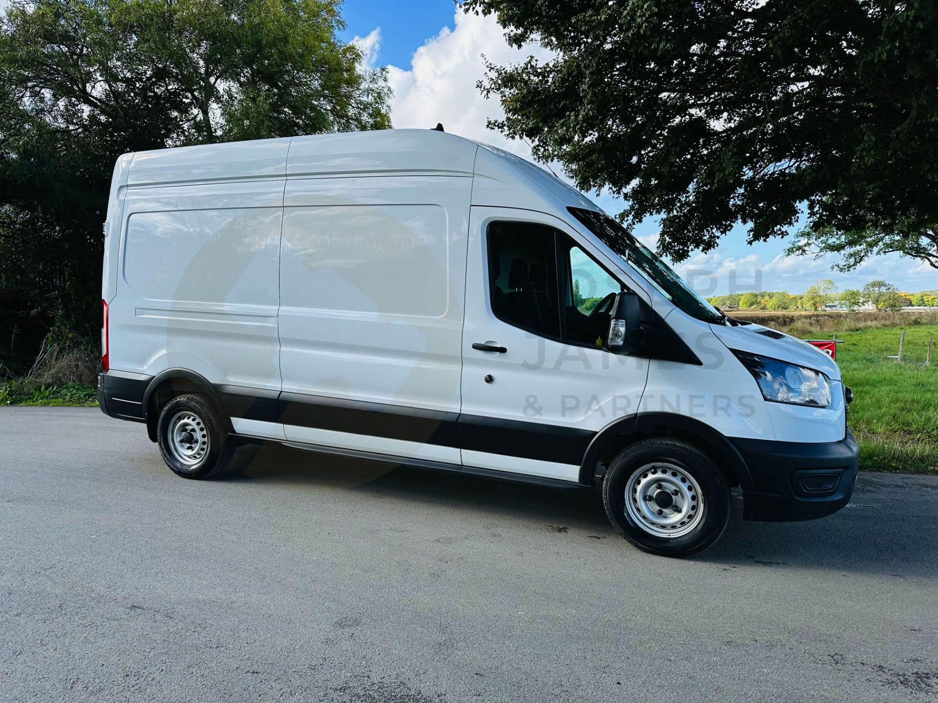 FORD TRANSIT 130 T350 *LWB HI-ROOF* (2021 - EURO 6) 2.0 TDCI 'ECOBLUE' *LEADER EDITION* - 1 OWNER!