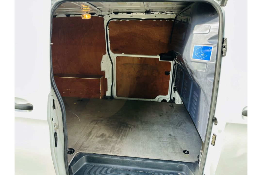 MERCEDES-BENZ VITO 116 CDI *BLUETEC* LWB - 2020 MODEL - ONLY 1 OWNER FROM NEW - ULEZ COMPLAINT - Image 12 of 28