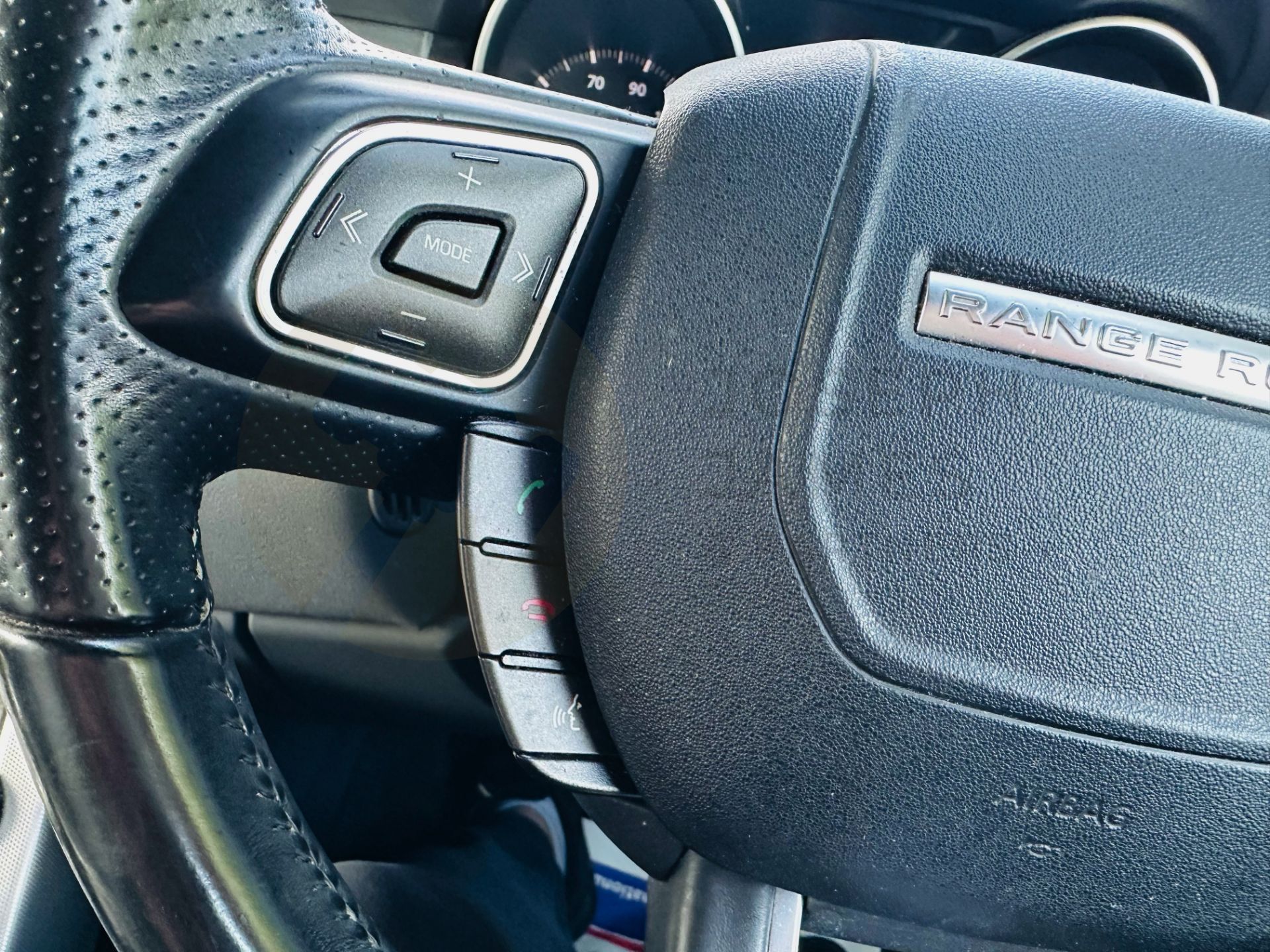(ON SALE) RANGE ROVER EVOQUE *HSE DYNAMIC* 5 DOOR SUV (2017 - EURO 6) 2.0 TD4 - AUTO S/S (NO VAT) - Image 32 of 35