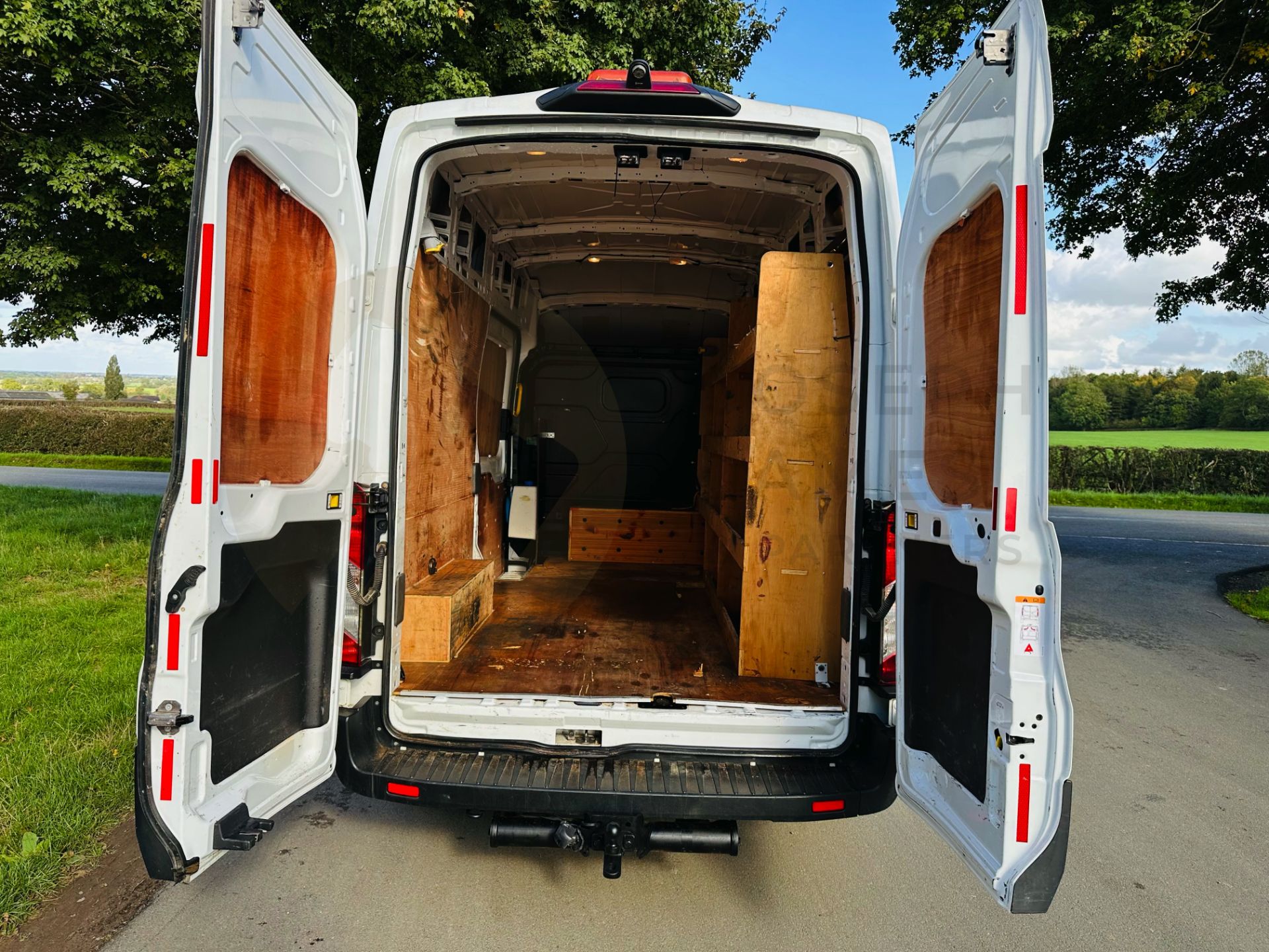 FORD TRANSIT 130 T350 *LWB HI-ROOF* (2021 - EURO 6) 2.0 TDCI 'ECOBLUE' *LEADER EDITION* - 1 OWNER! - Image 11 of 30