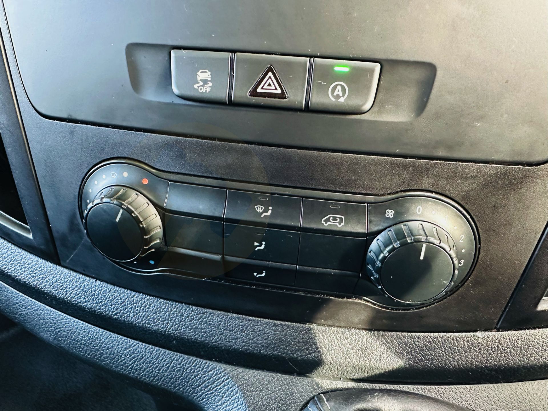 MERCEDES-BENZ VITO 114 CDI *BLUETEC* LWB - 19 REG - ONLY 1 OWNER FROM NEW - ULEZ COMPLAINT - Image 24 of 30