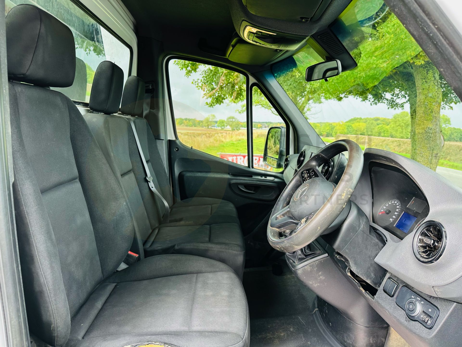 MERCEDES SPRINTER 315CDI *TIPPER TRUCK* 2022 MODEL - 1 OWNER - 3500KG GROSS - ONLY 50K MILES -EURO 6 - Image 15 of 26