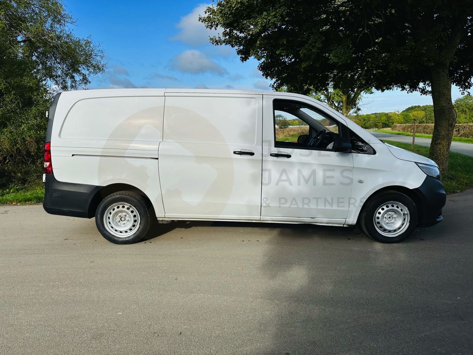 MERCEDES-BENZ VITO 114 CDI *BLUETEC* LWB - 19 REG - ONLY 1 OWNER FROM NEW - ULEZ COMPLAINT - Image 10 of 30