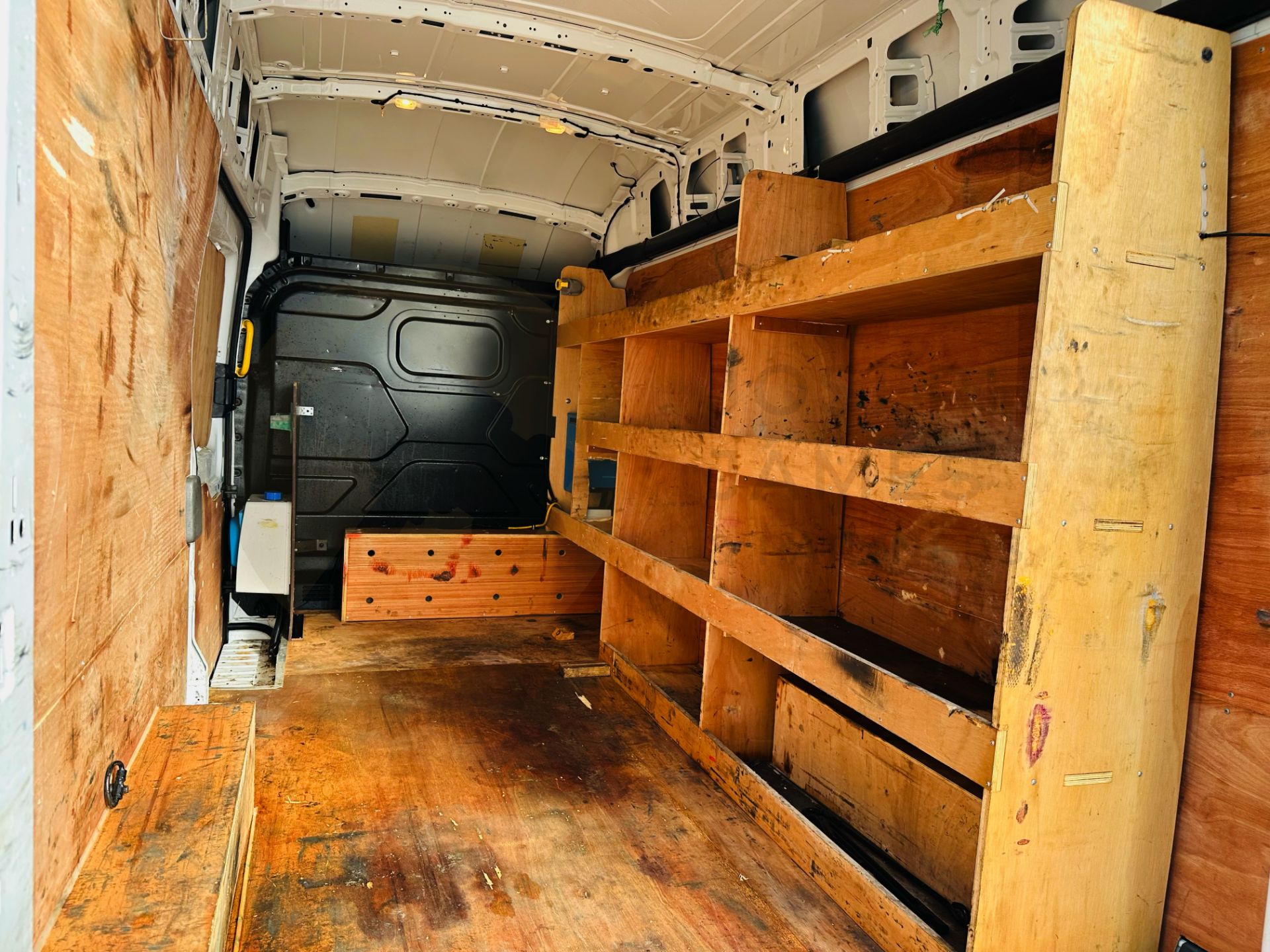 FORD TRANSIT 130 T350 *LWB HI-ROOF* (2021 - EURO 6) 2.0 TDCI 'ECOBLUE' *LEADER EDITION* - 1 OWNER! - Image 12 of 30
