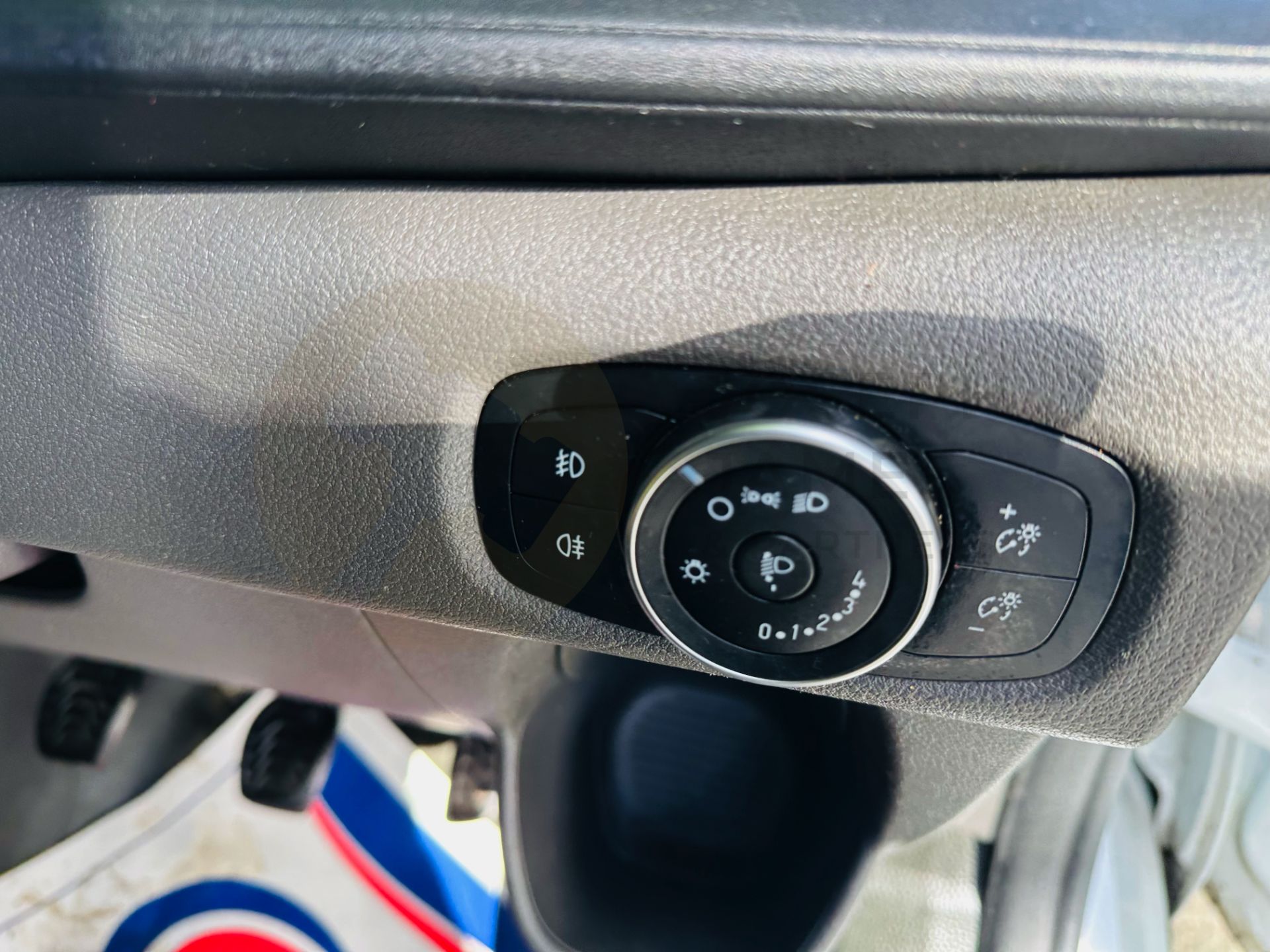 (ON SALE) FORD TRANSIT CUSTOM 300 *LEADER* SWB - PANEL VAN (2021 - EURO 6) 2.0 TDCI 'ECO-BLUE' - Image 22 of 29