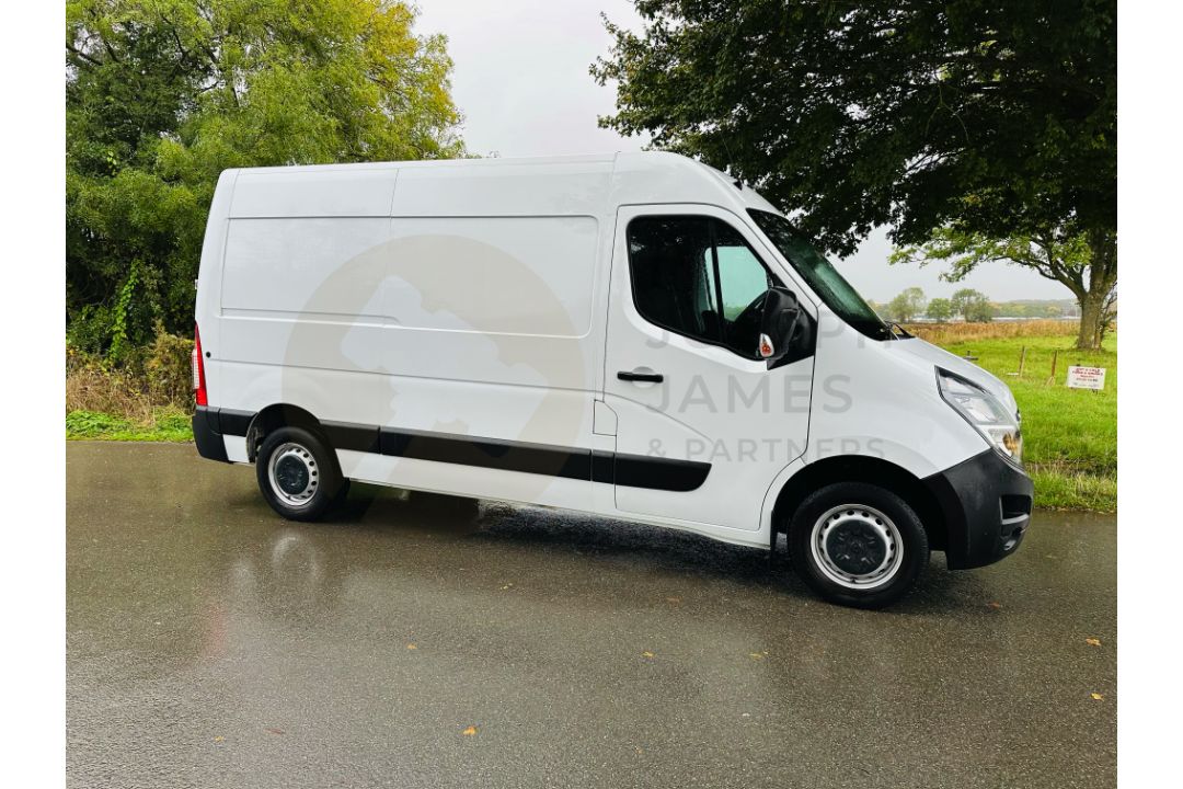 VAUXHALL MOVANO F3500 2.3 CDTI BI TURBO *MEDIUM WHEEL BASE - 2022 MODEL - ULEZ COMPLIANT - Image 1 of 26