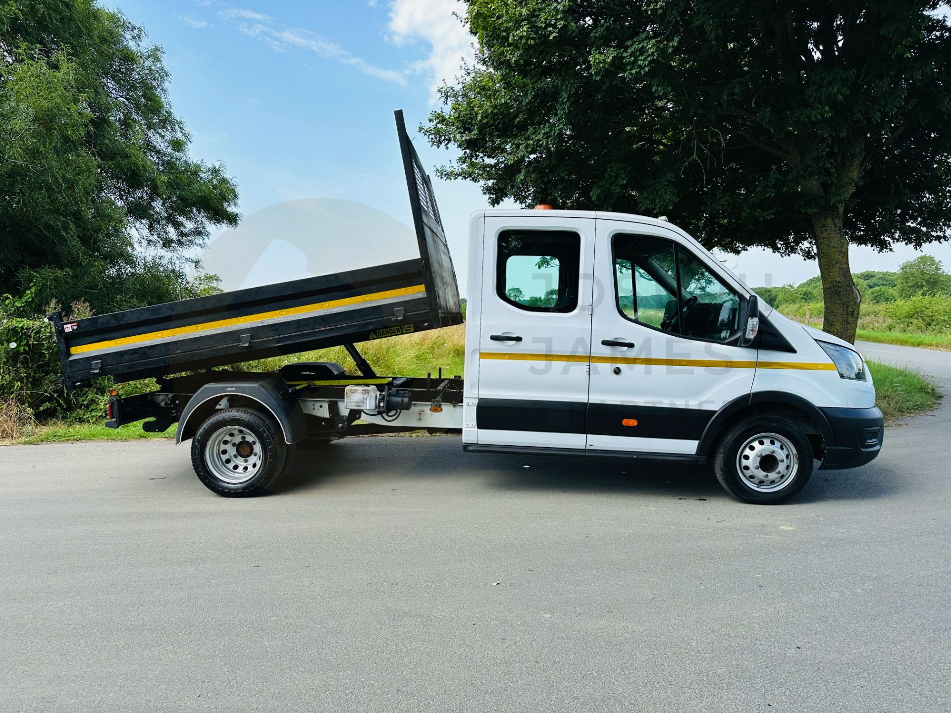 FORD TRANSIT 130 T350 *LWB - DOUBLE CAB TIPPER* (2021 EURO 6) 2.0 TDCI 'ECOBLUE' *LEADER* (3500 KG) - Image 11 of 31