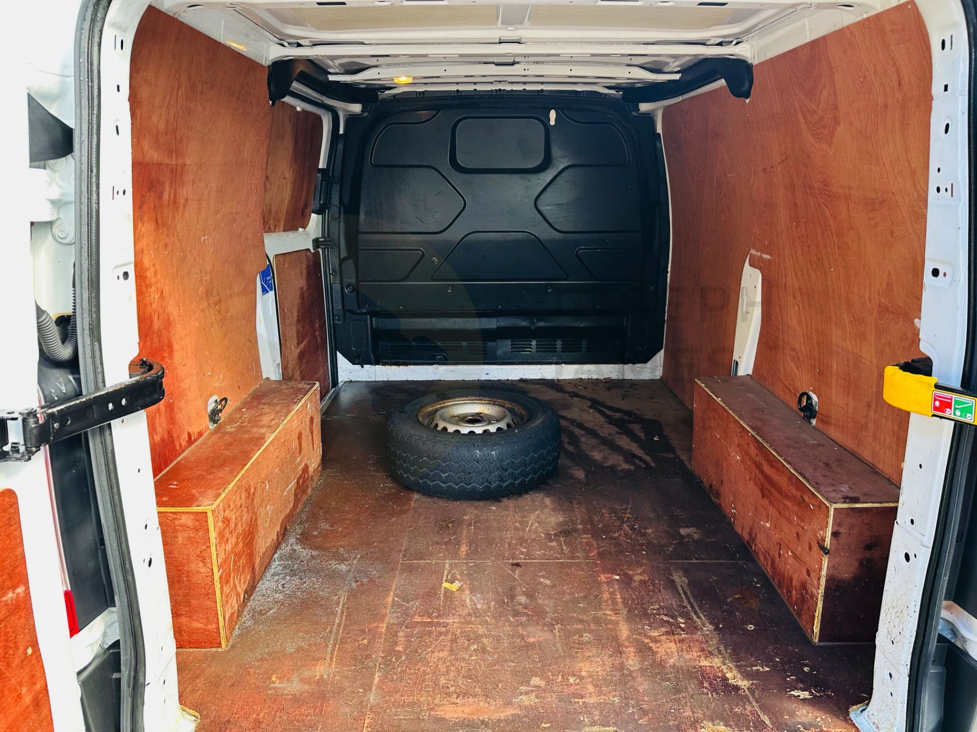 (ON SALE) FORD TRANSIT CUSTOM 300 *LEADER* SWB - PANEL VAN (2021 - EURO 6) 2.0 TDCI 'ECO-BLUE' - Image 12 of 29
