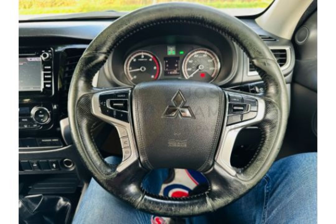 MITSUBISHI L200 "WARRIOR" 2.4DI-D "AUTO START/STOP DOUBLE CAB - 67 REG - LEATHER - MASSIVE SPEC - Image 30 of 33