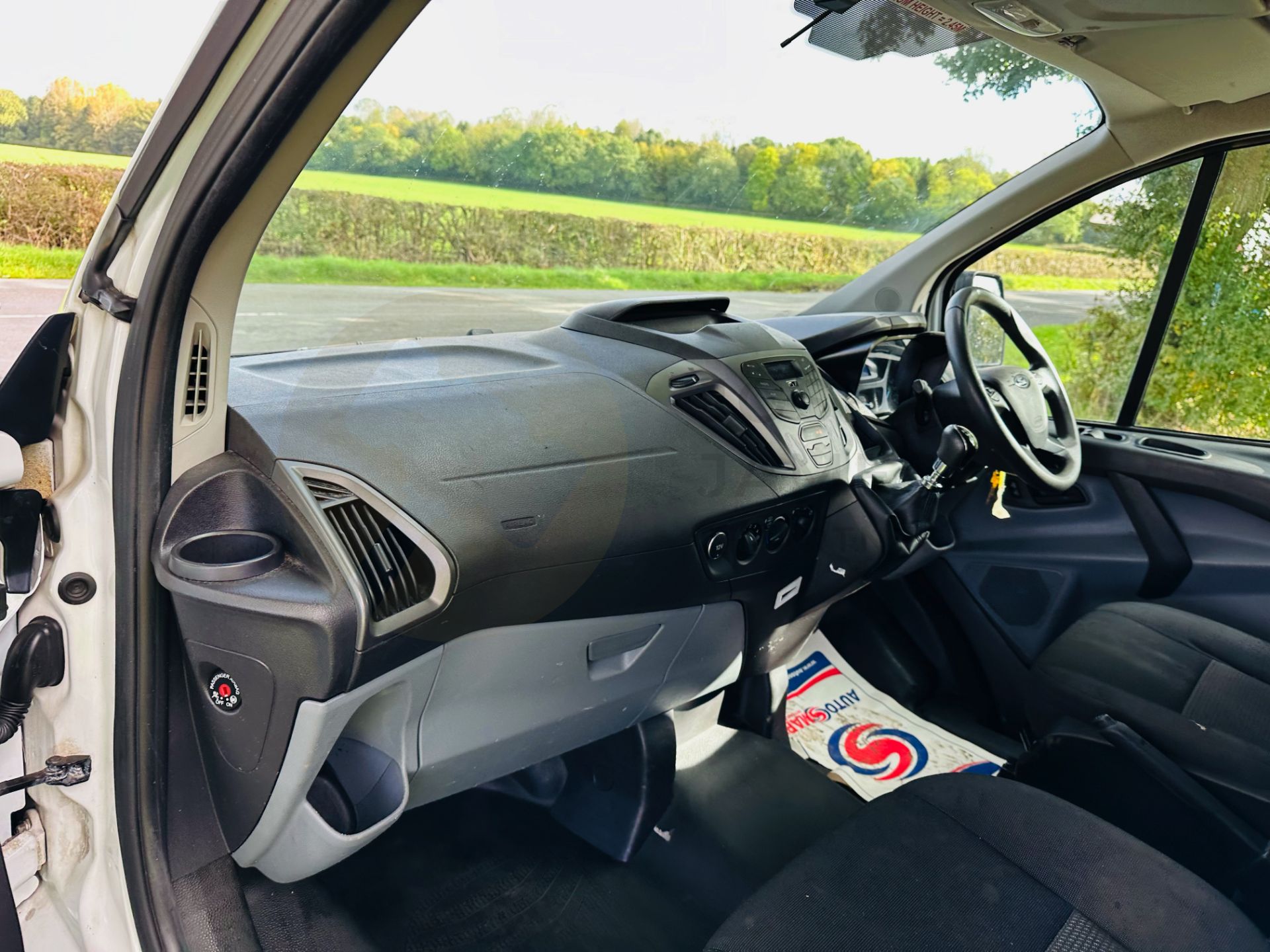 FORD TRANSIT CUSTOM 310 2.0TDCI (2017 MODEL) - START /STOP - ONLY 49K MILES - 1 OWNER - EURO 6 - Image 17 of 29