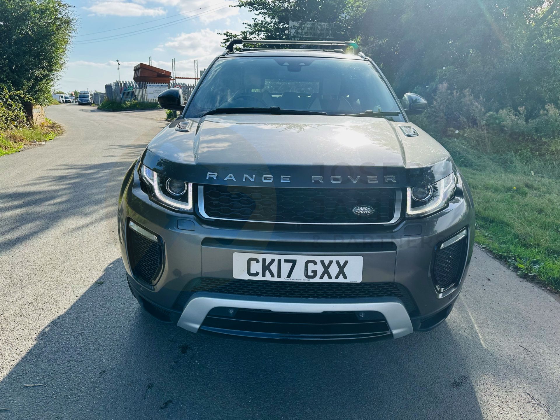 (ON SALE) RANGE ROVER EVOQUE *HSE DYNAMIC* 5 DOOR SUV (2017 - EURO 6) 2.0 TD4 - AUTO S/S (NO VAT) - Image 3 of 35