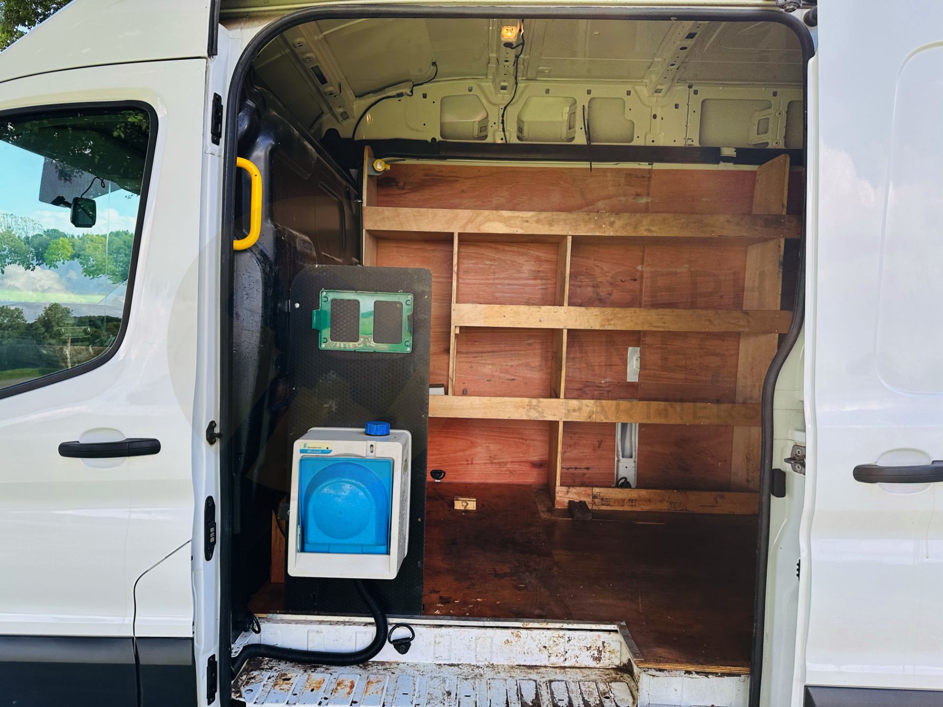 FORD TRANSIT 130 T350 *LWB HI-ROOF* (2021 - EURO 6) 2.0 TDCI 'ECOBLUE' *LEADER EDITION* - 1 OWNER! - Image 13 of 30