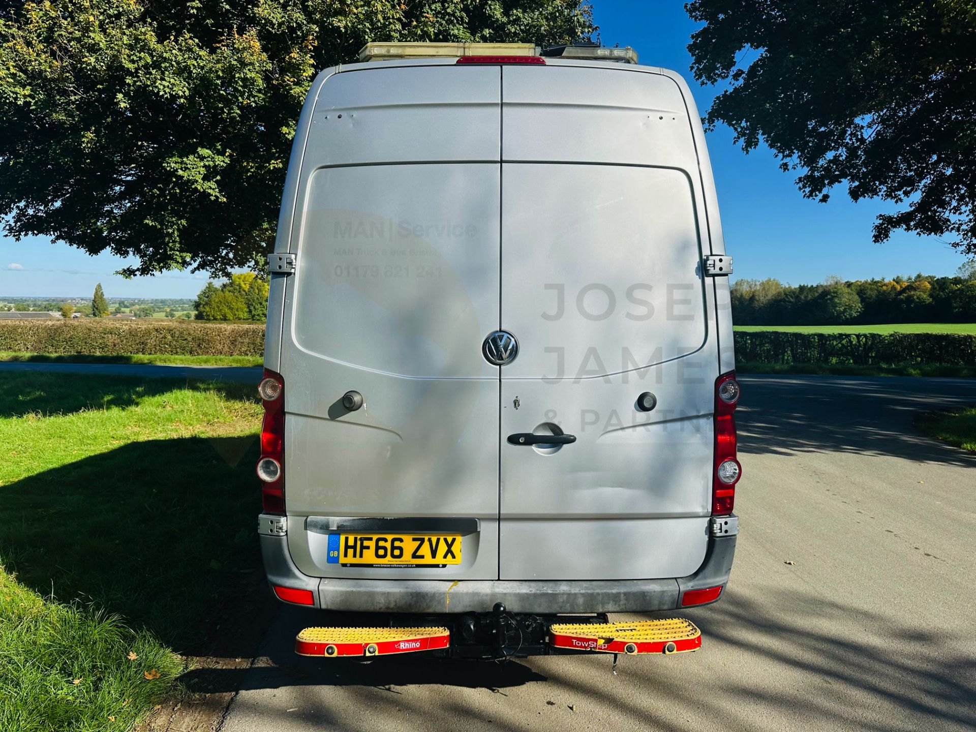 VOLKSWAGEN CRAFTER CR35 *MWB HI-ROOF* (2017 - EURO 6) 2.0 TDI BMT - 140 BHP - 6 SPEED - Image 10 of 38
