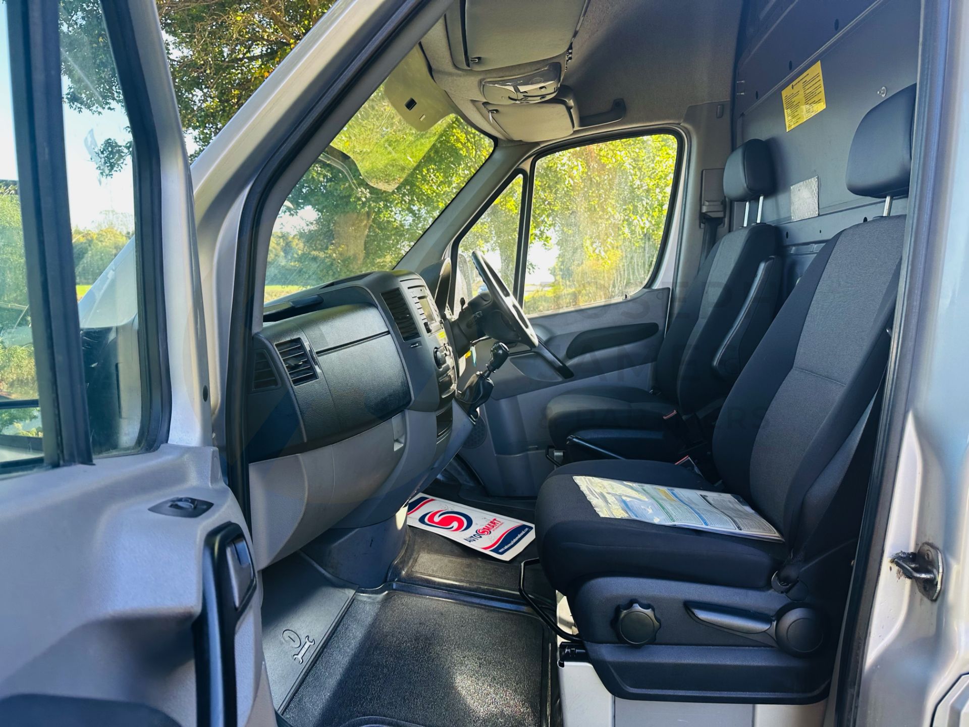 VOLKSWAGEN CRAFTER CR35 *MWB HI-ROOF* (2017 - EURO 6) 2.0 TDI BMT - 140 BHP - 6 SPEED - Image 22 of 38