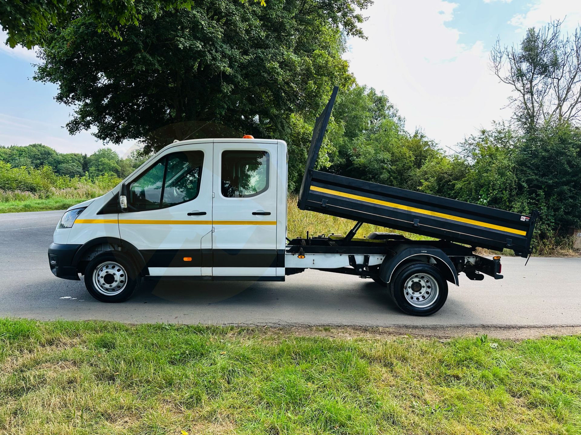 FORD TRANSIT 130 T350 *LWB - DOUBLE CAB TIPPER* (2021 EURO 6) 2.0 TDCI 'ECOBLUE' *LEADER* (3500 KG) - Image 6 of 31