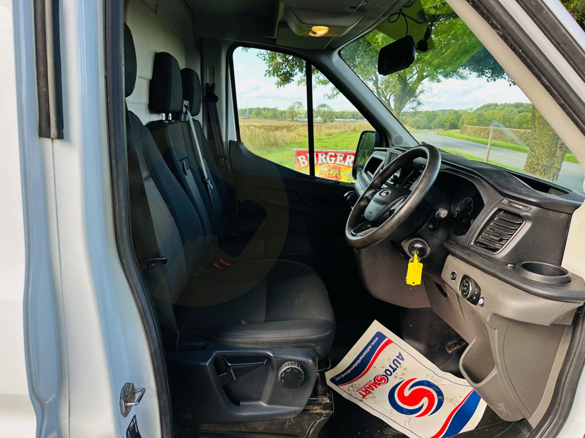 FORD TRANSIT 130 T350 *LWB HI-ROOF* (2021 - EURO 6) 2.0 TDCI 'ECOBLUE' *LEADER EDITION* - 1 OWNER! - Image 19 of 30