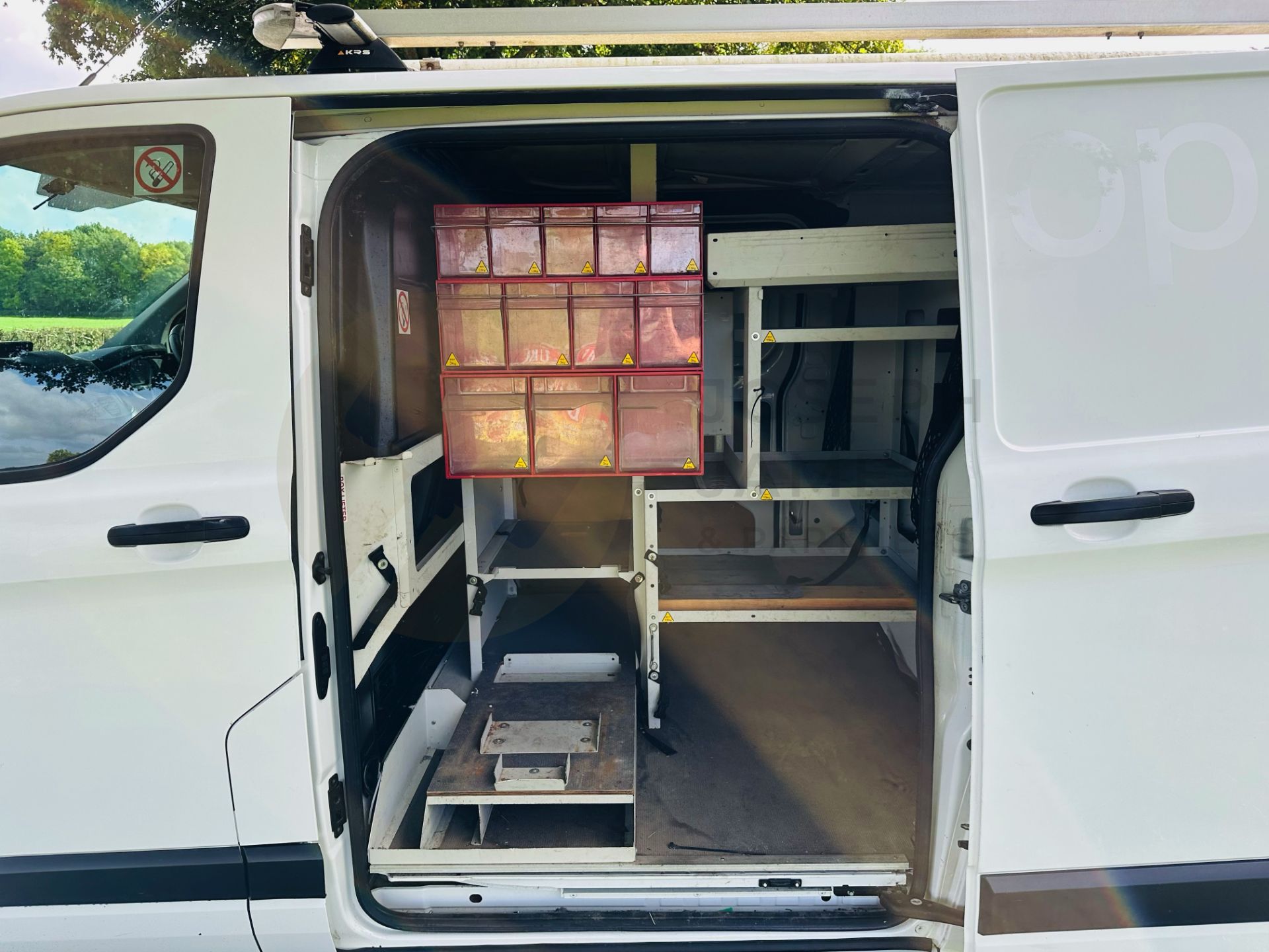 FORD TRANSIT CUSTOM 310 2.0TDCI (2017 MODEL) - START /STOP - ONLY 49K MILES - 1 OWNER - EURO 6 - Image 14 of 29