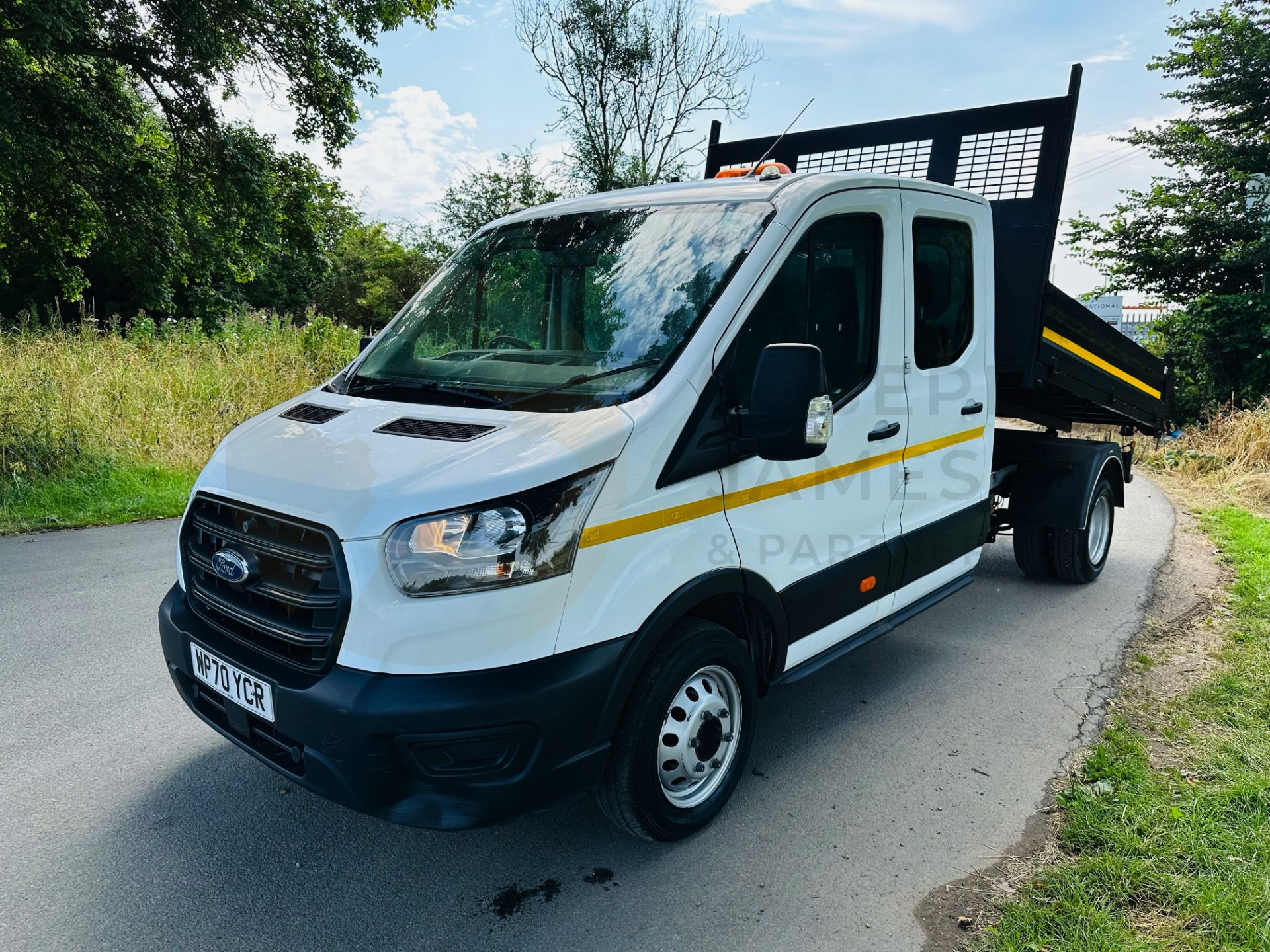 FORD TRANSIT 130 T350 *LWB - DOUBLE CAB TIPPER* (2021 EURO 6) 2.0 TDCI 'ECOBLUE' *LEADER* (3500 KG) - Image 4 of 31