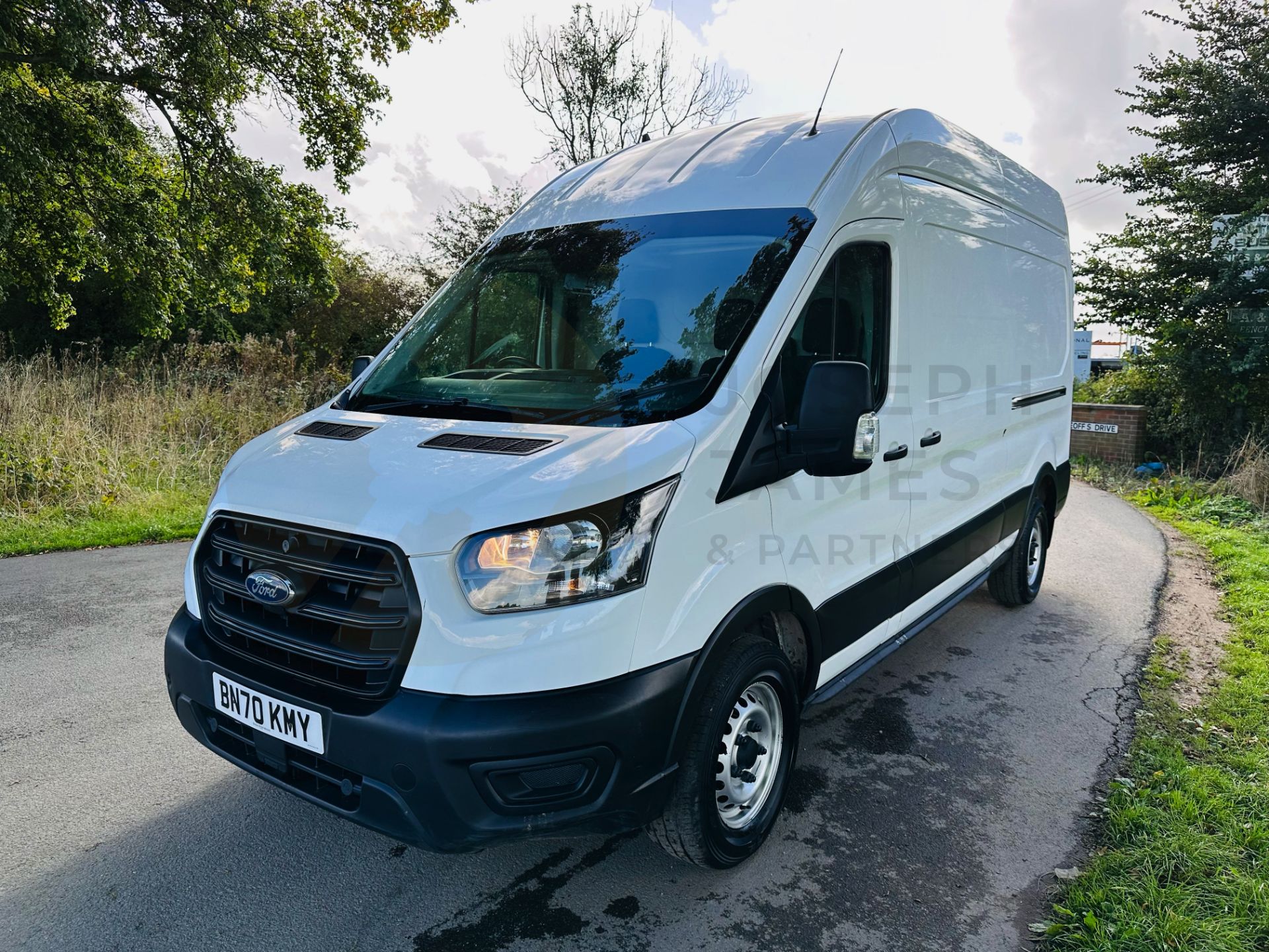 FORD TRANSIT 130 T350 *LWB HI-ROOF* (2021 - EURO 6) 2.0 TDCI 'ECOBLUE' *LEADER EDITION* - 1 OWNER! - Image 4 of 30