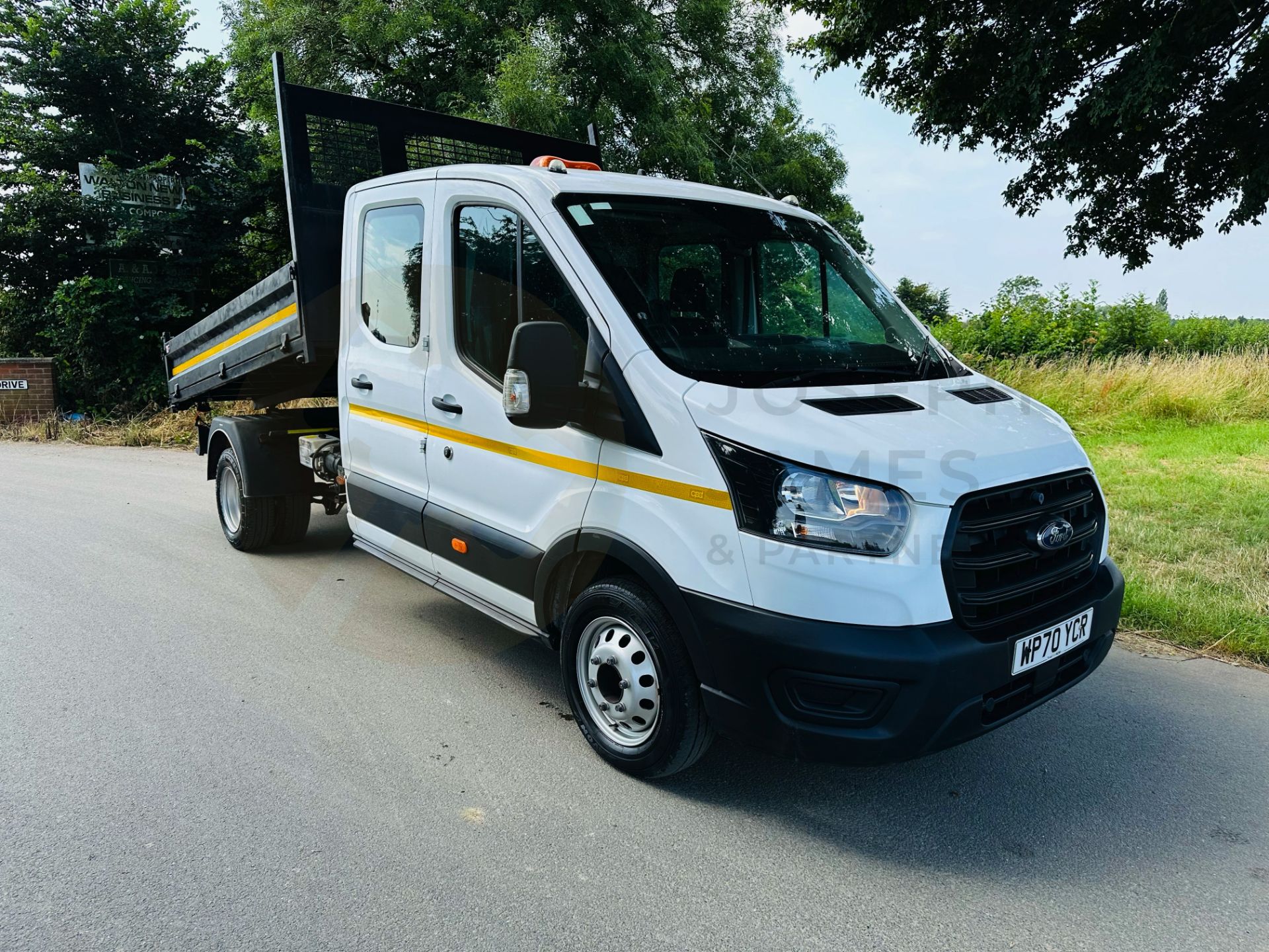 FORD TRANSIT 130 T350 *LWB - DOUBLE CAB TIPPER* (2021 EURO 6) 2.0 TDCI 'ECOBLUE' *LEADER* (3500 KG) - Image 2 of 31