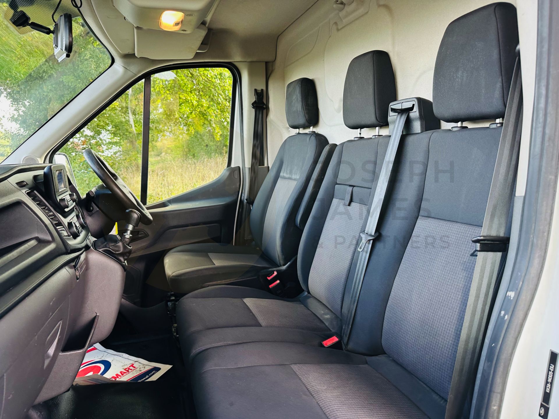 FORD TRANSIT 130 T350 *LWB HI-ROOF* (2021 - EURO 6) 2.0 TDCI 'ECOBLUE' *LEADER EDITION* - 1 OWNER! - Image 17 of 30