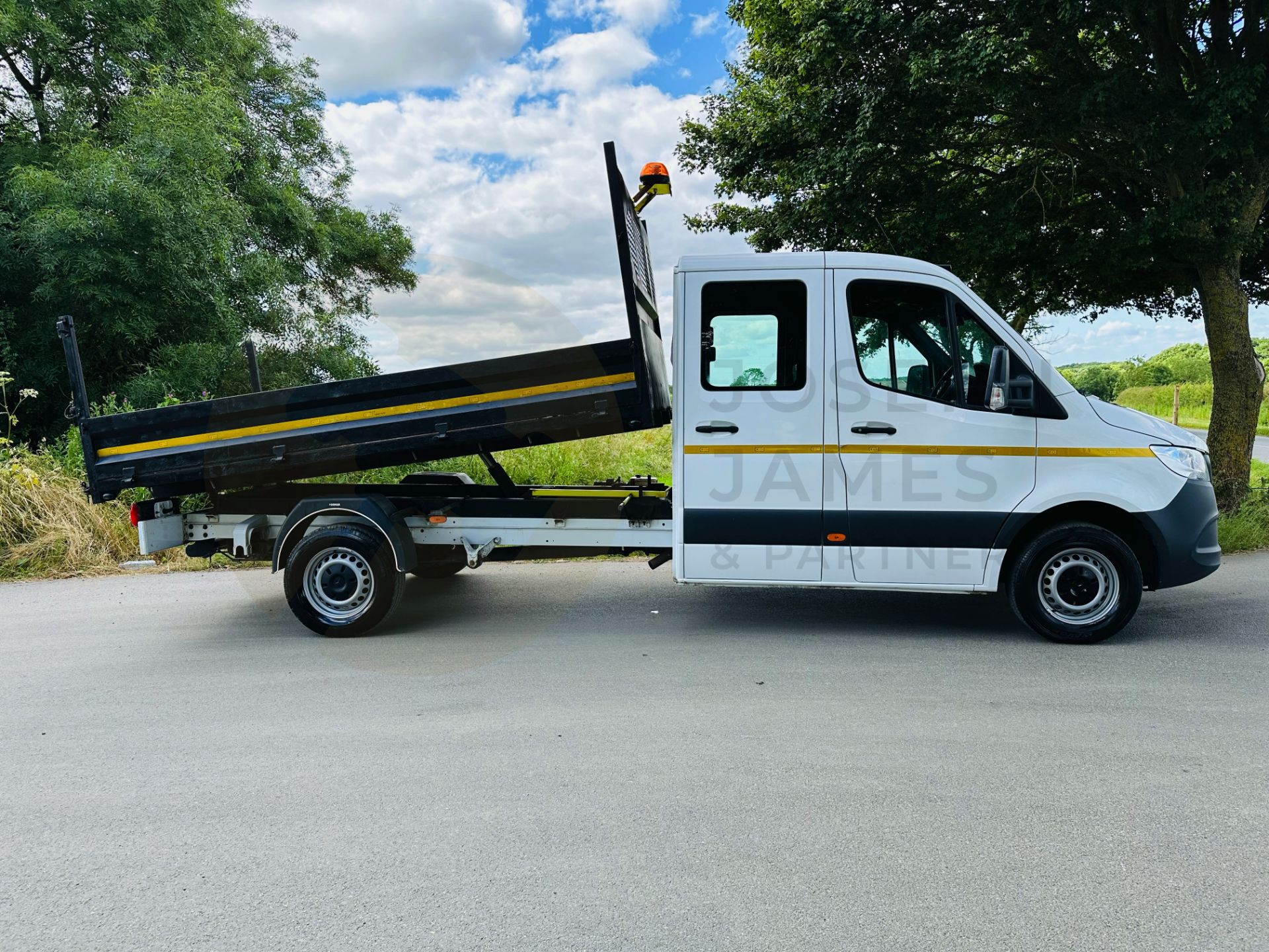 (ON SALE) MERCEDES SPRINTER 315CDI RWD *LWB D/C TIPPER* (2022 - FACELIFT MODEL) *EURO 6* (3500KG) - Image 11 of 33