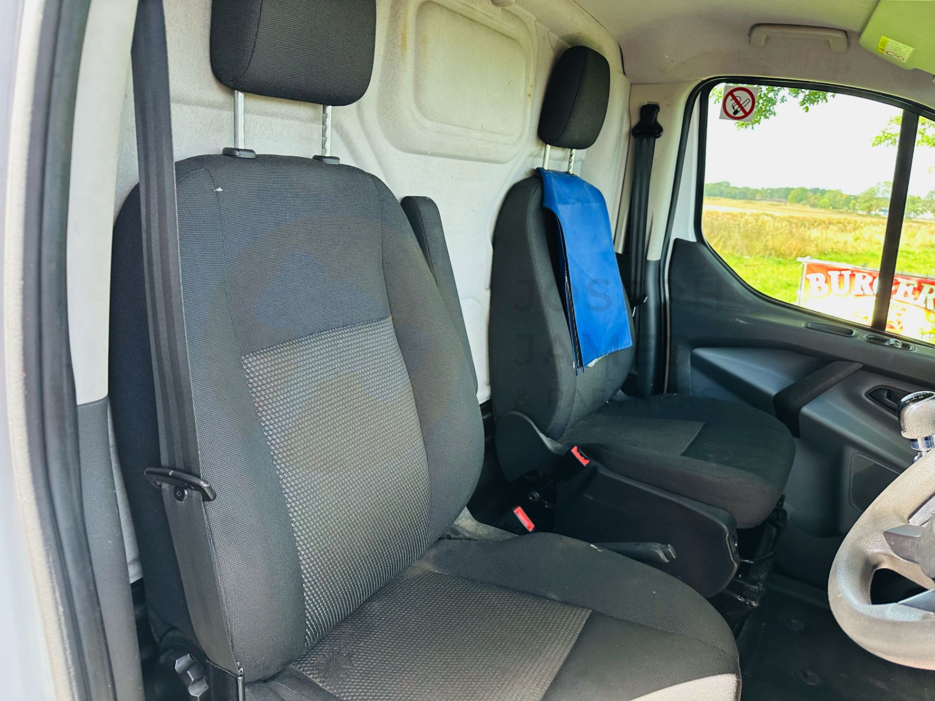 FORD TRANSIT CUSTOM 310 2.0TDCI (2017 MODEL) - START /STOP - ONLY 49K MILES - 1 OWNER - EURO 6 - Image 19 of 29