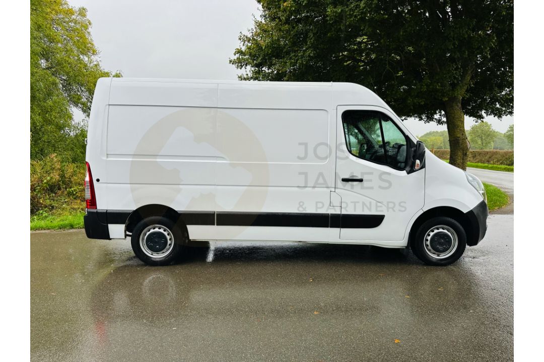 VAUXHALL MOVANO F3500 2.3 CDTI BI TURBO *MEDIUM WHEEL BASE - 2022 MODEL - ULEZ COMPLIANT - Image 10 of 26