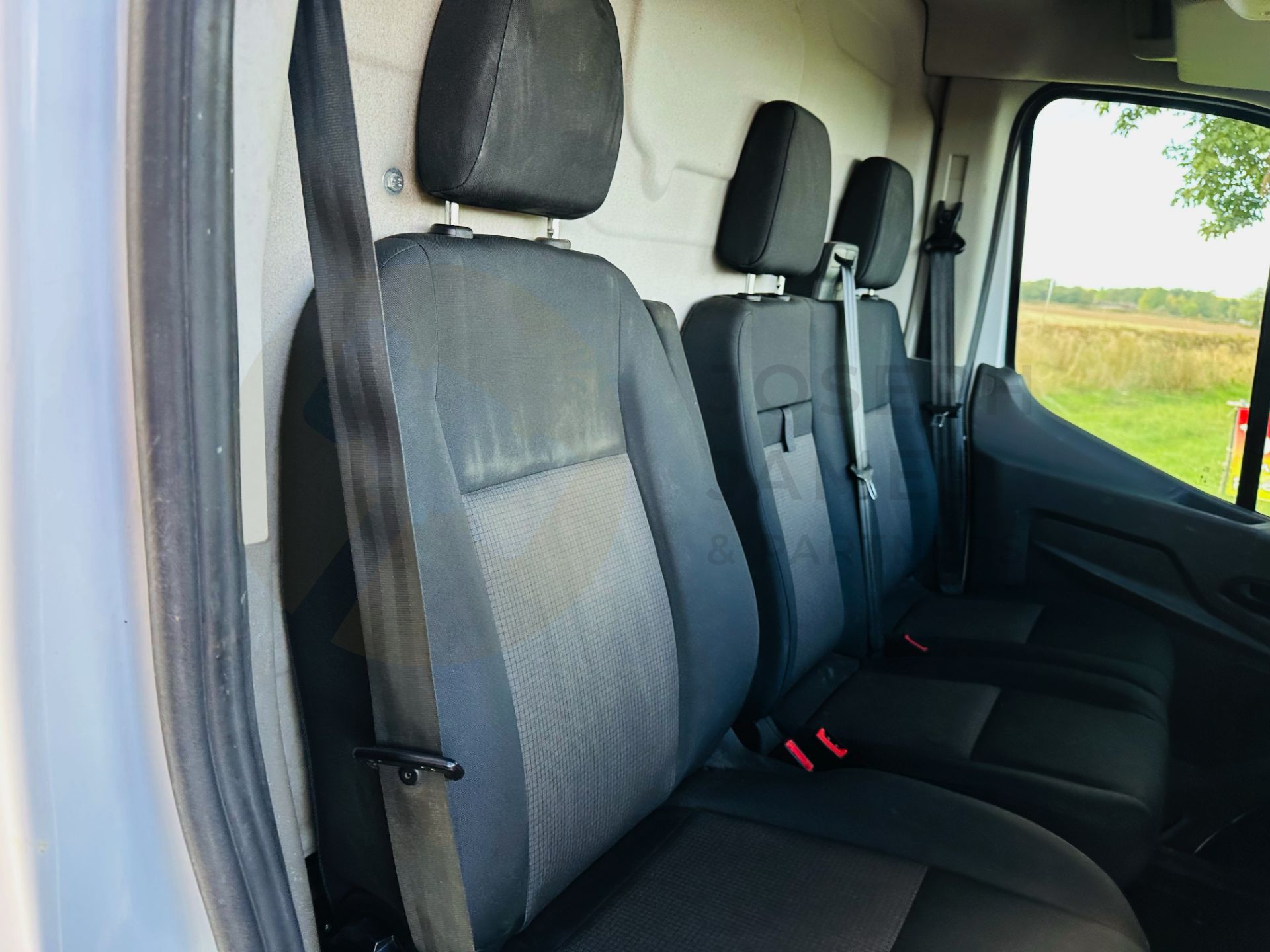 FORD TRANSIT 130 T350 *LWB HI-ROOF* (2021 - EURO 6) 2.0 TDCI 'ECOBLUE' *LEADER EDITION* - 1 OWNER! - Image 20 of 30