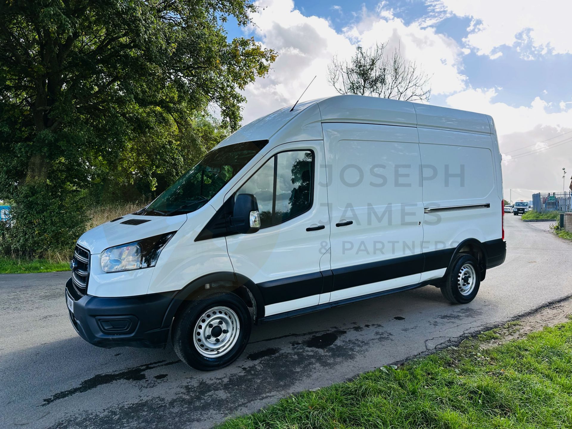 FORD TRANSIT 130 T350 *LWB HI-ROOF* (2021 - EURO 6) 2.0 TDCI 'ECOBLUE' *LEADER EDITION* - 1 OWNER! - Image 5 of 30